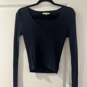 American Eagle cropped v neck sweater - M - navy